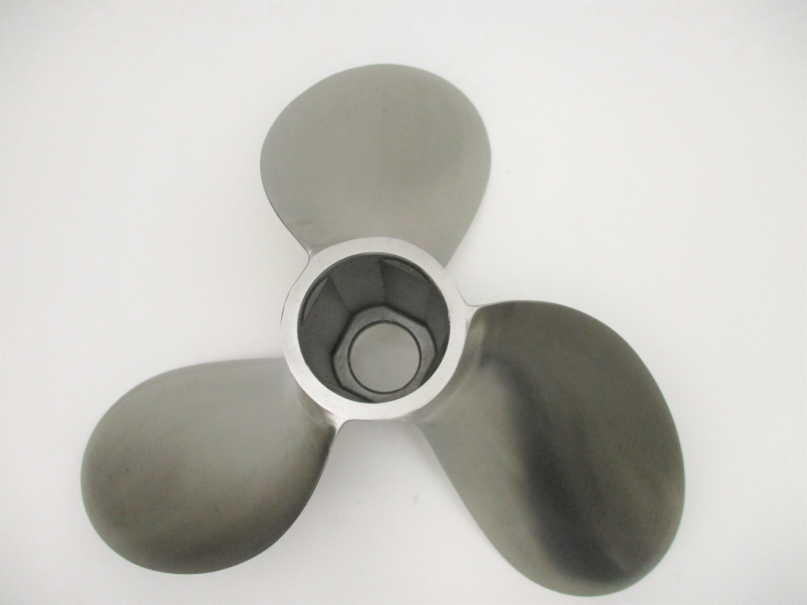 13370A62 14.5 x 26 Pitch RH Stainless Chopper II V6 Mercury Mariner ...